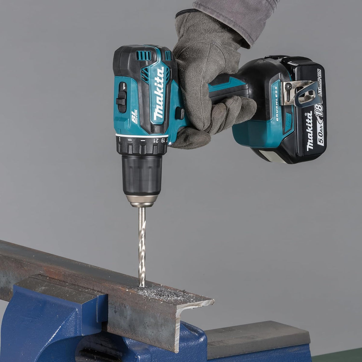 Kit combinado de herramientas inalámbricas Makita DLX2452TJ 18V 'Set para vehículos' (DDF485 + DTW300) / 5,0 Ah, 2 baterías + cargador en MAKPAC