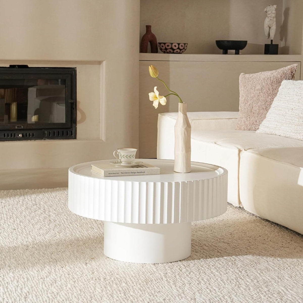 Mesa de centro redonda de madera, mesa de salón redonda con diseño acanalado, mesa de café en forma de seta de φ70×38 cm, mesa de centro redonda blanca de madera de pino para salón, habitación y balcón