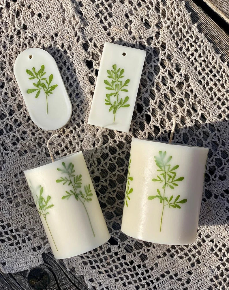 Vela de cera de soja con diseño de ruda lituana, 9 cm x 7,5 cm, aromática, vertida a mano