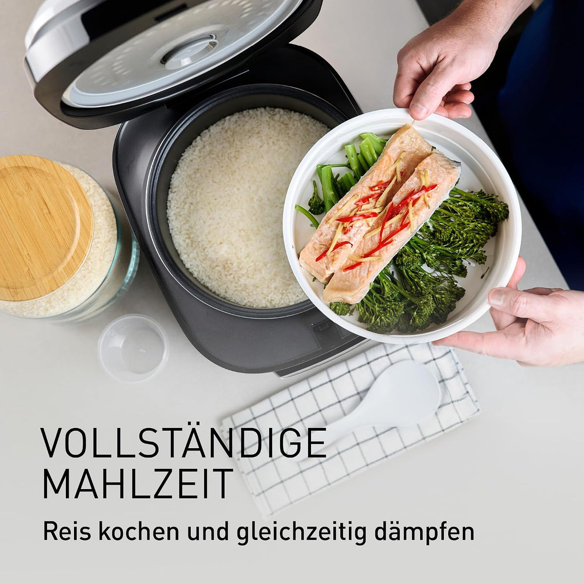 Panasonic SR-DA152KXE Arrocera automática con vaporera, 1,5 litros, 8 tazas, lógica difusa (Fuzzy Logic), indicador de proporción de agua, libre de BPA, función de mantener caliente, inicio programado, piezas aptas para lavavajillas, negro