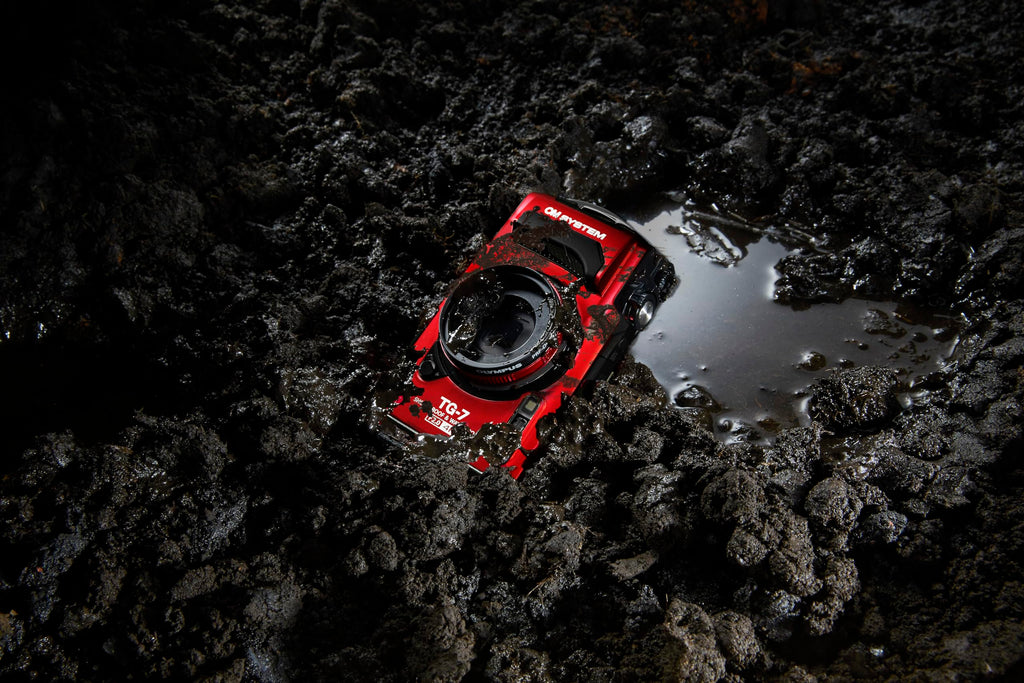 Cámara de exterior OM SYSTEM Tough TG-7, resistente al agua y a los golpes, F2.0, roja, vídeo 4K, 12 MP, zoom 4x, macro, Bluetooth, Wi-Fi