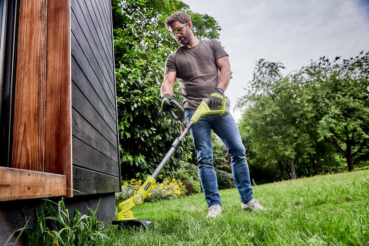 RYOBI - Cortabordes Inalámbrico 18V ONE+ RLT183250F – Ancho Ø25-30cm, Batería 2.5Ah + Cargador, Autonomía 50min, Sistema EasyEdge™, Ligero y Preciso, Ideal para Bordes, Macizos y Taludes