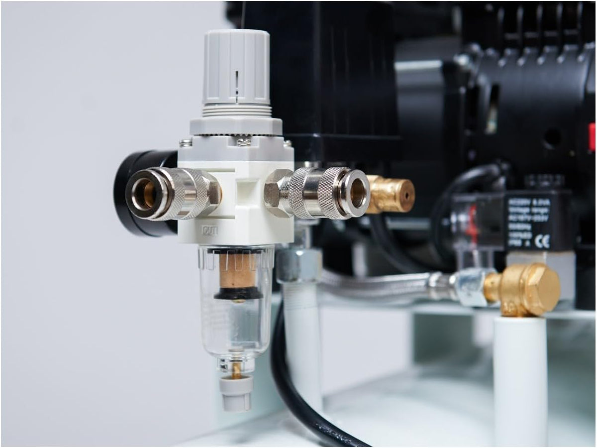 Compresor silencioso Starkwerk, compresor de aire comprimido, compresor 10 bar, 3,3 kW, 4,5 CV, 400 voltios, SW 477/10, incluye reductor de presión y separador de agua