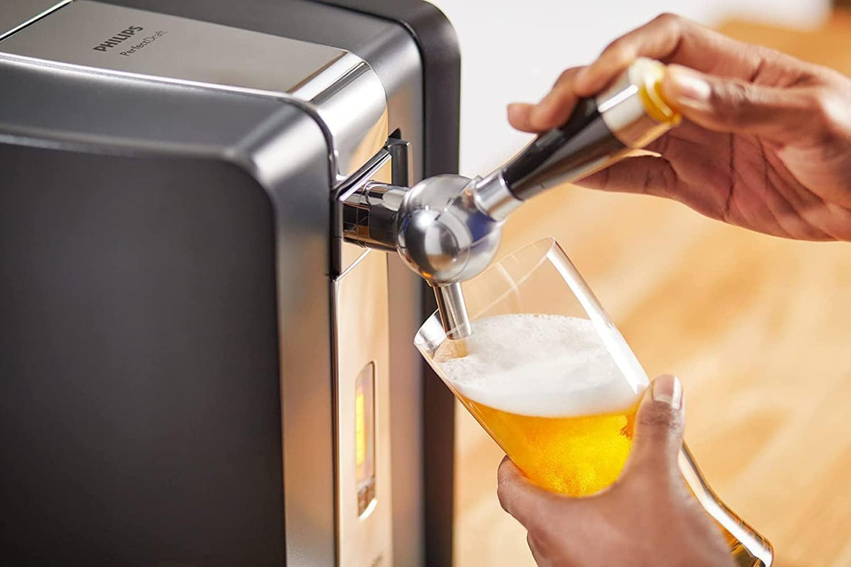 Sistema de tiraje de cerveza Perfect Draft HD 3720/26 + barril de 6 L | Cerveza de barril, incl. 5 EUR de depósito retornable (Corona)