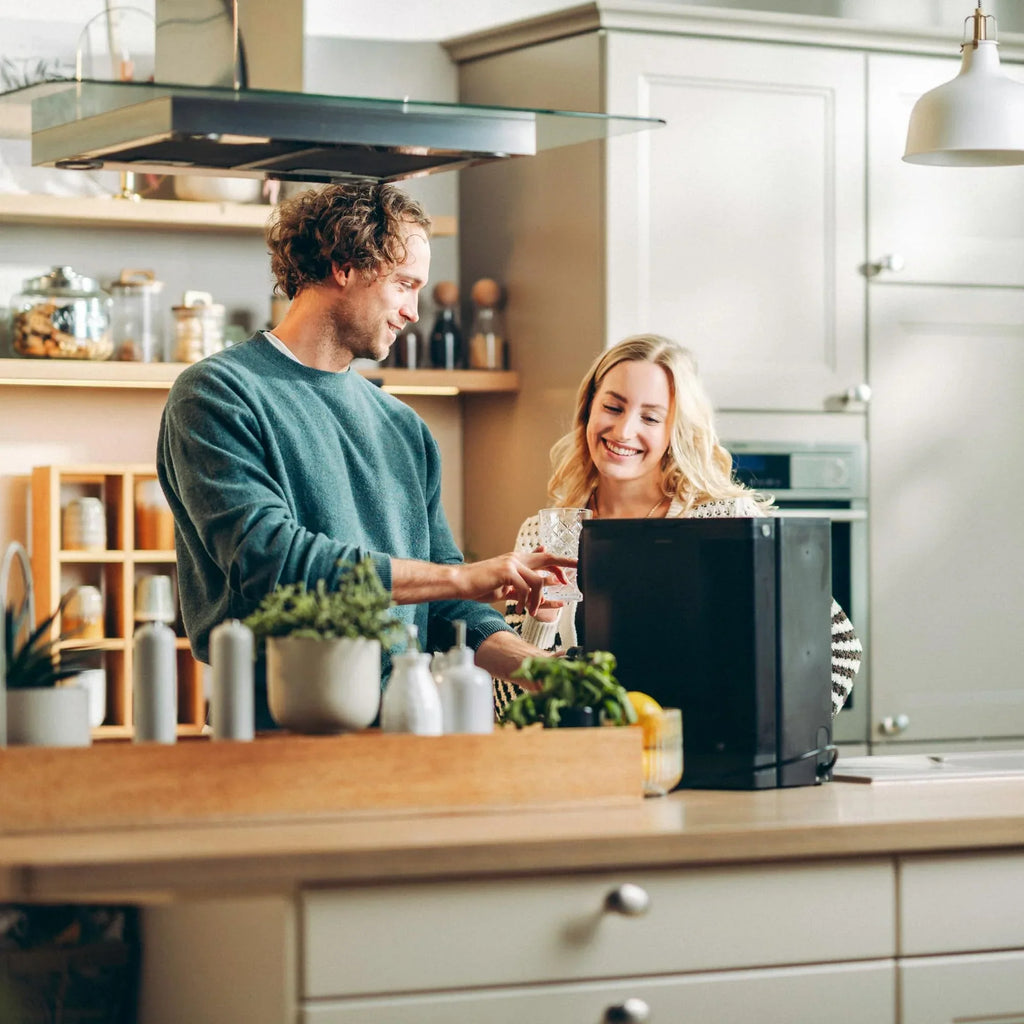 Sistema de ósmosis inversa de sobremesa OsmoFresh Fusion Air, dispensador de agua caliente, filtro de minerales, 3x UVC, relación de residuos 2:1, certificado por TÜV