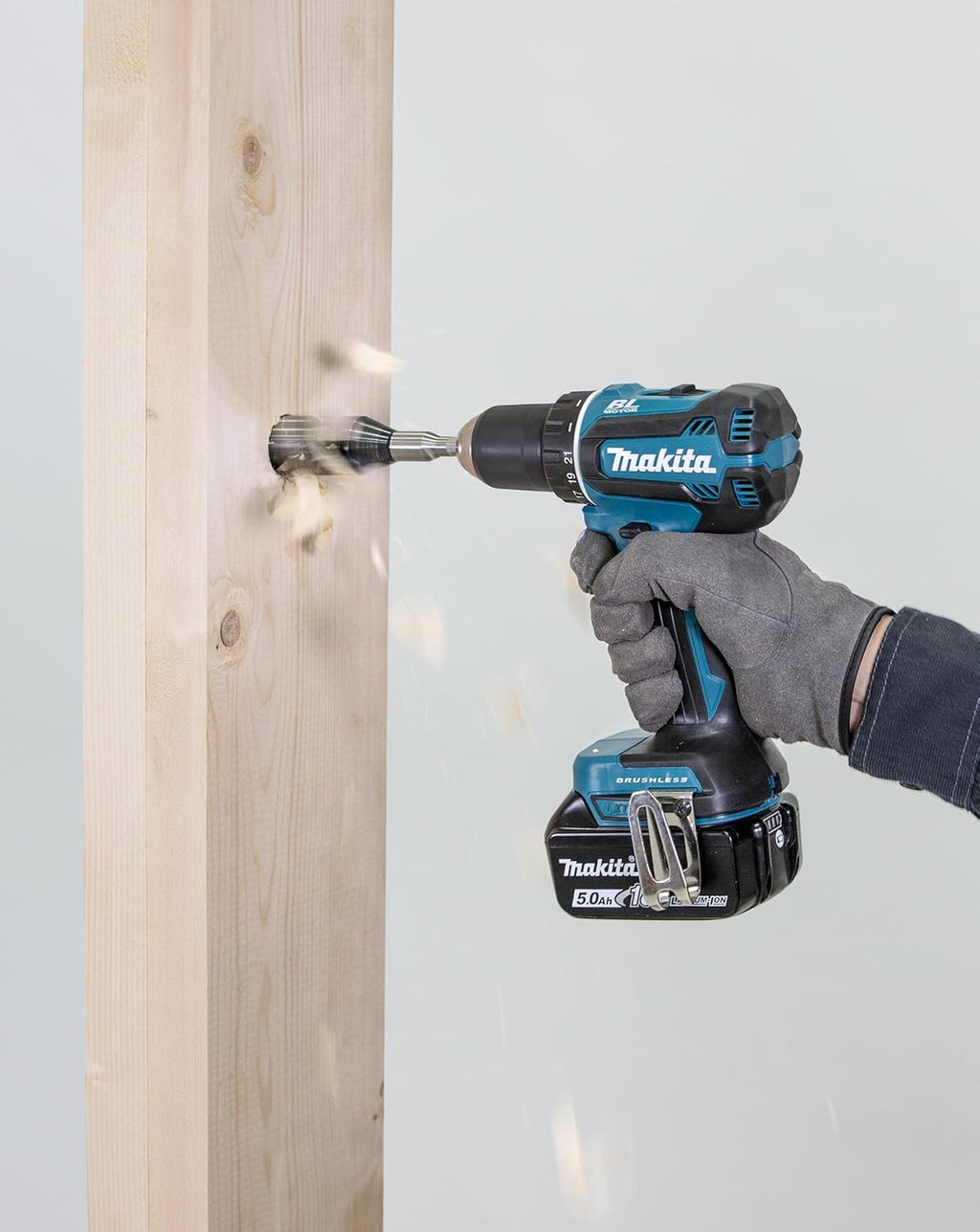 Kit combinado de herramientas inalámbricas Makita DLX2452TJ 18V 'Set para vehículos' (DDF485 + DTW300) / 5,0 Ah, 2 baterías + cargador en MAKPAC