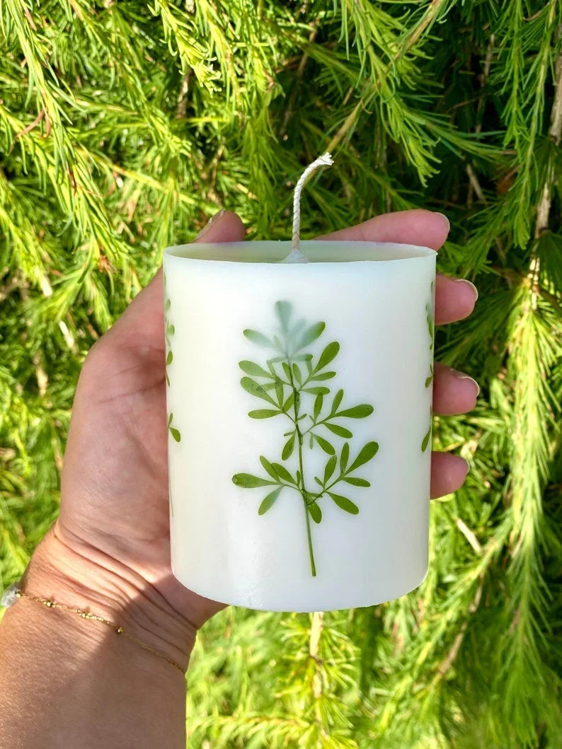 Vela de cera de soja con diseño de ruda lituana, 9 cm x 7,5 cm, aromática, vertida a mano