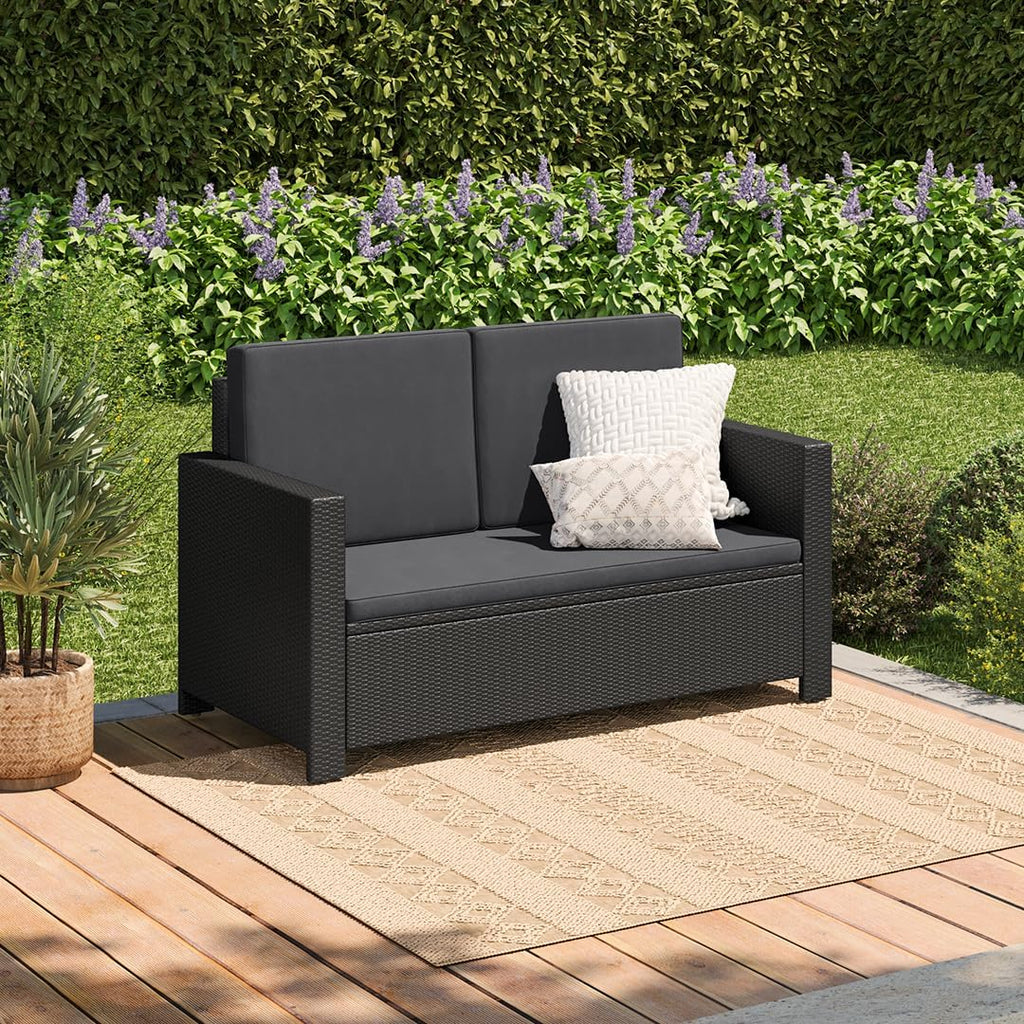 STEELSØN Elnath Sofá de jardín de 2 plazas – Salón de jardín de ratán negro/antracita – Cama lounge para balcón/jardín/terraza – sofá pequeño que ahorra espacio – Set de sofá para exteriores con cojines – muebles de balcón resistentes a la intemperie