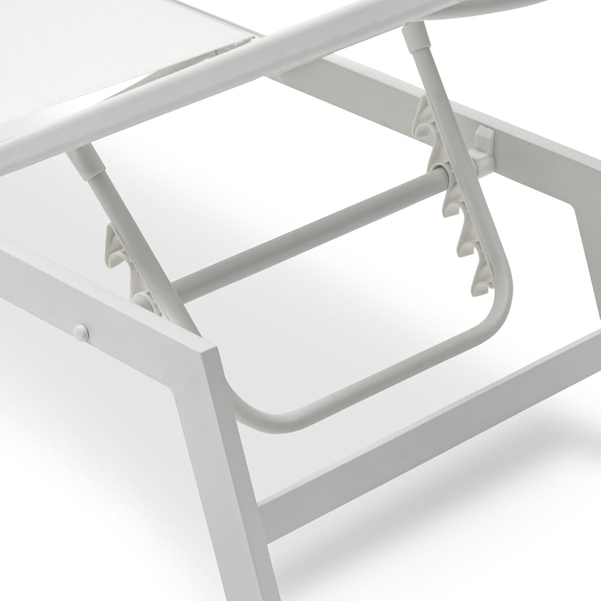 Tumbona de jardín IDIMEX ESPIRITU, altura regulable, color blanco crema – Tumbona de sol con cabezal ajustable de aluminio y textilene resistente a los rayos UV, para terraza, balcón, jardín, tumbona de relax para exterior