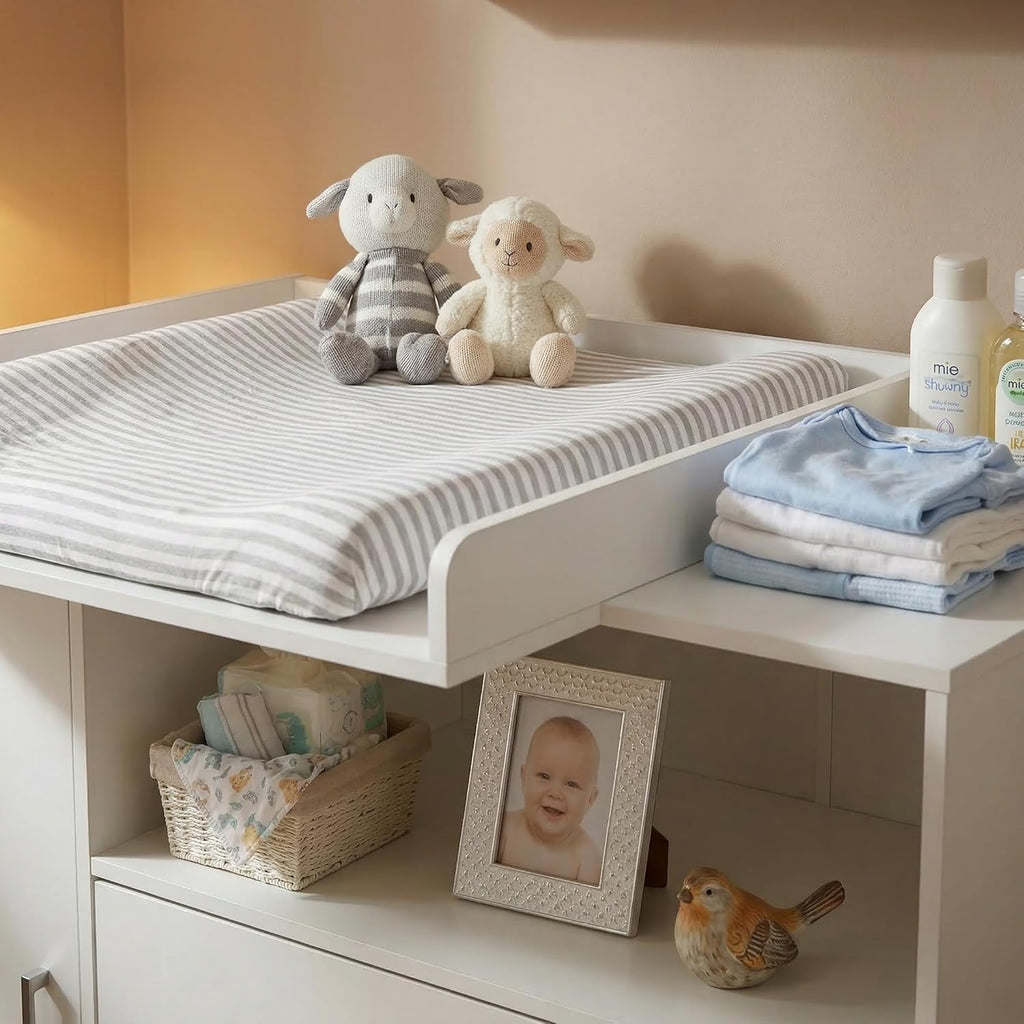 ecomi Cómoda cambiador, mesa cambiador para bebé de madera con accesorio, 3 cajones, 1 puerta, 100 cm de altura en blanco, mesa cambiador 113x100 cm, tiradores cromados