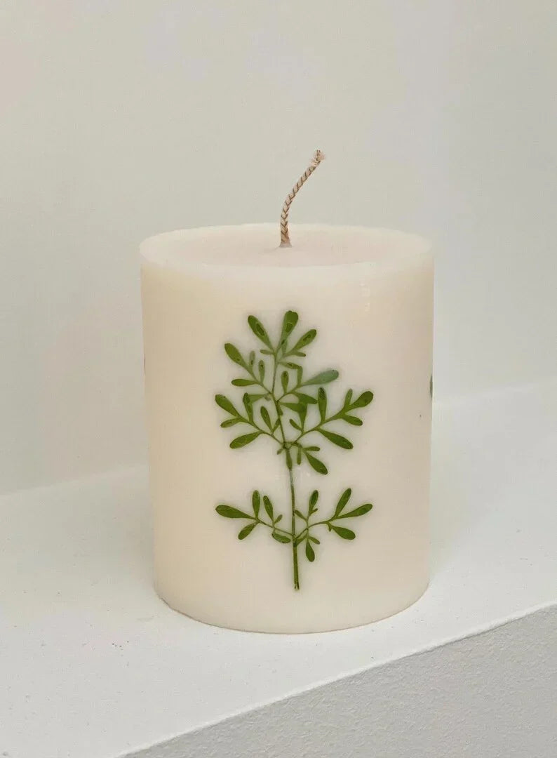 Vela de cera de soja con diseño de ruda lituana, 9 cm x 7,5 cm, aromática, vertida a mano