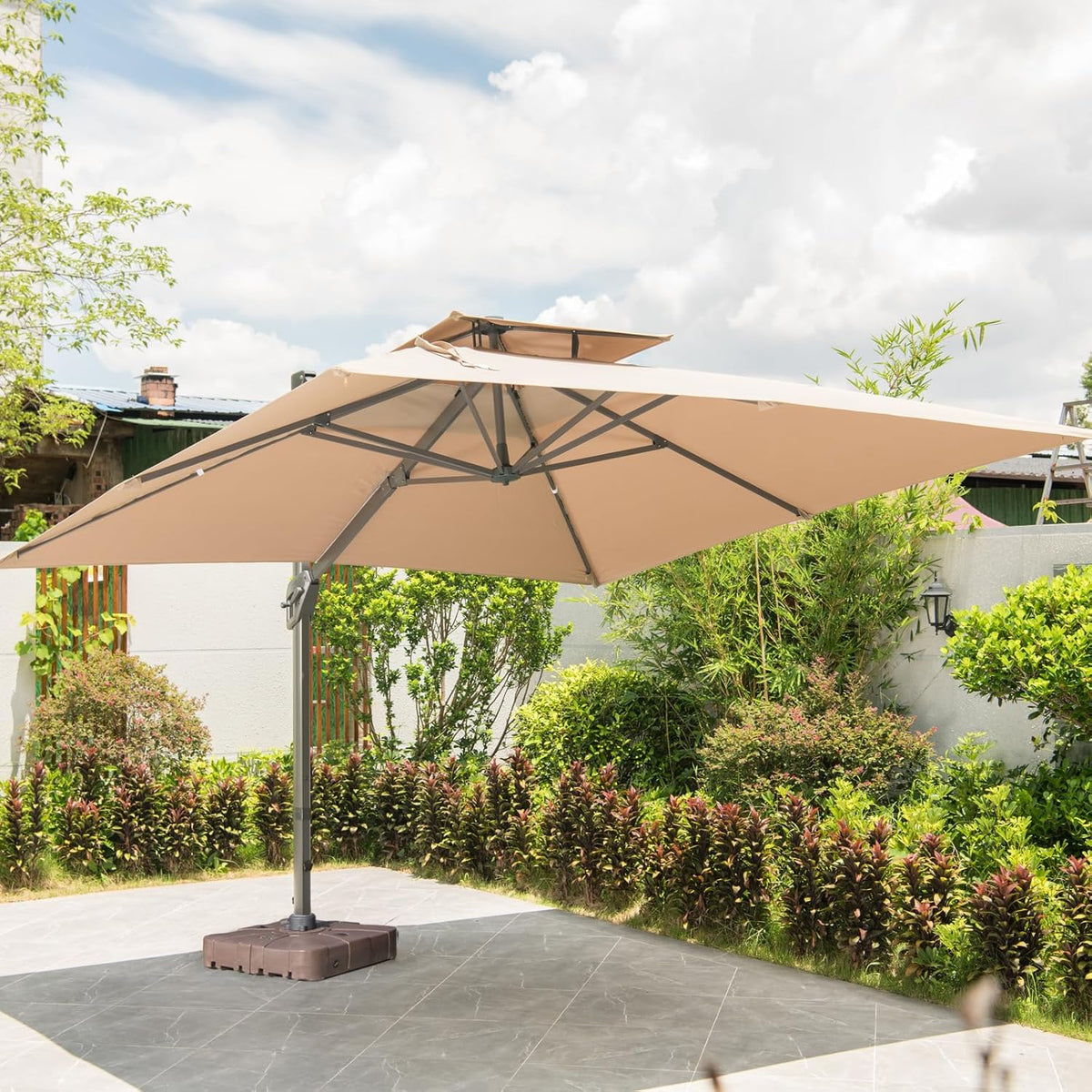 LKINBO Sombrilla rectangular de 300 x 400 cm con soporte y manivela, sombrilla de jardín grande tipo voladizo, giratoria 360°, resistente al viento, impermeable, para patio, terraza y exteriores, caqui