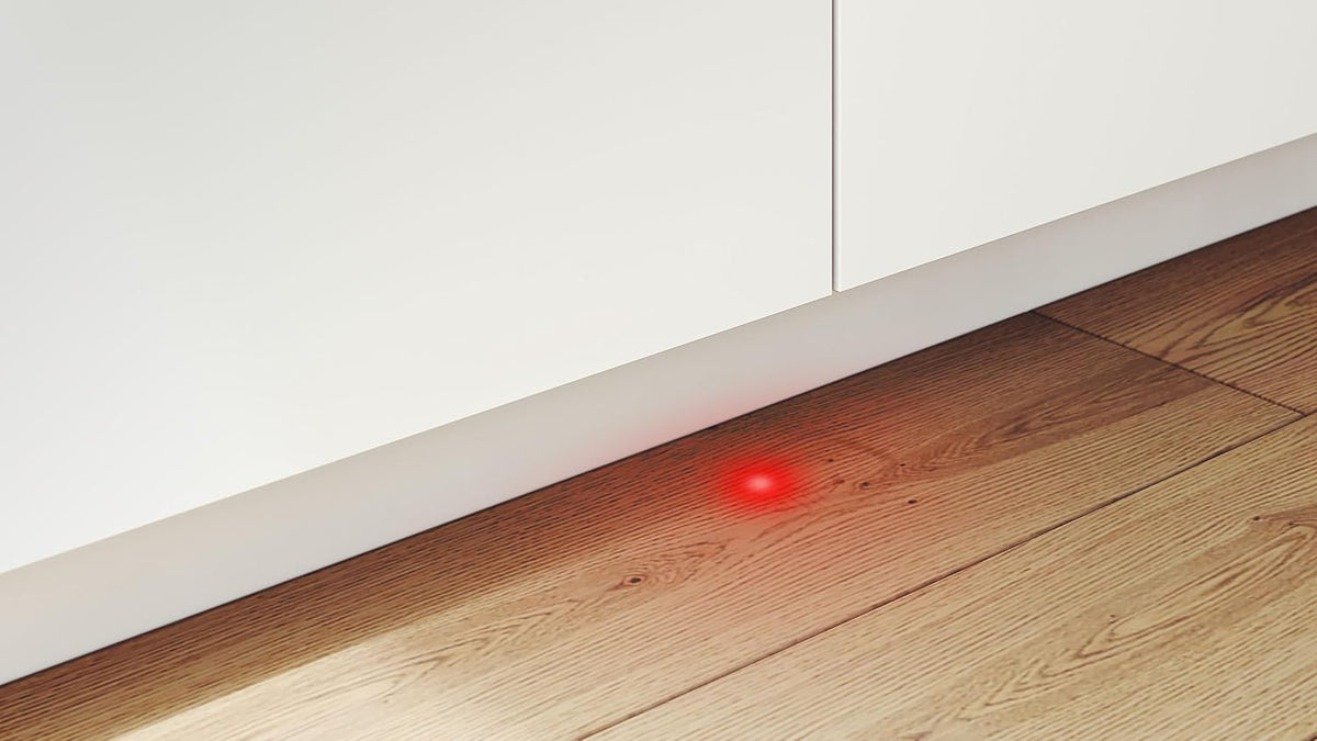 Lavavajillas inteligente Bosch Serie 2 SPV2IKX10E, totalmente integrable, 45 cm de ancho, cesta para cubiertos, secado extra con solo pulsar un botón, InfoLight punto de luz rojo en el suelo, protección AquaStop contra daños por agua, blanco