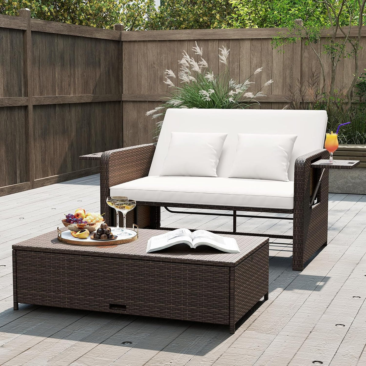 COSTWAY Tumbona de poliratán 3 en 1, tumbona de jardín con respaldo ajustable y bandejas laterales, cama lounge, tumbona doble con cojines, sofá de jardín con función de reclinado, taburete y espacio de almacenamiento (Beige)