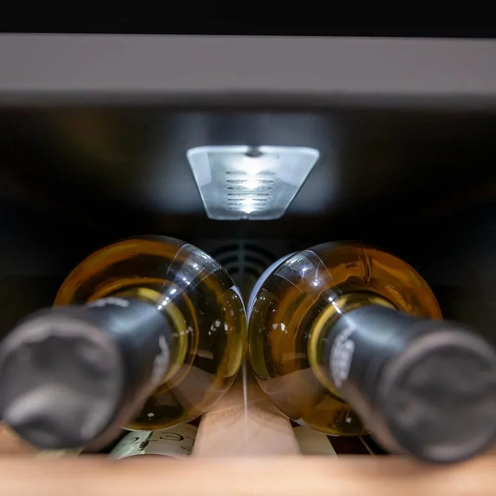 Cecotec Vinoteca de libre instalación Bolero GrandSommelier 1250 CoolWood. Nevera para vinos con capacidad para 12 botellas, temperatura ajustable de 8-18 ºC, luz LED y estantes de madera.