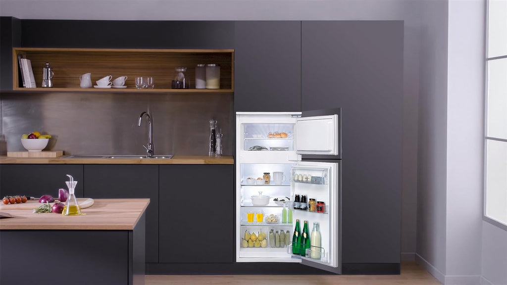 Frigorífico combi integrable Bauknecht KDI 12S2, 173 l, control electrónico de temperatura, descongelación automática, iluminación LED, 36 dB (silencioso), puerta reversible, clase energética E, blanco